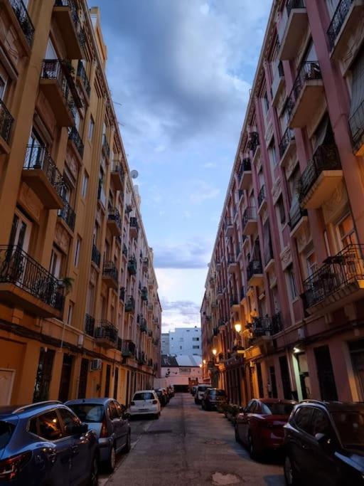 Sailor Apartment Nel Cabanyal Valencia Exterior photo